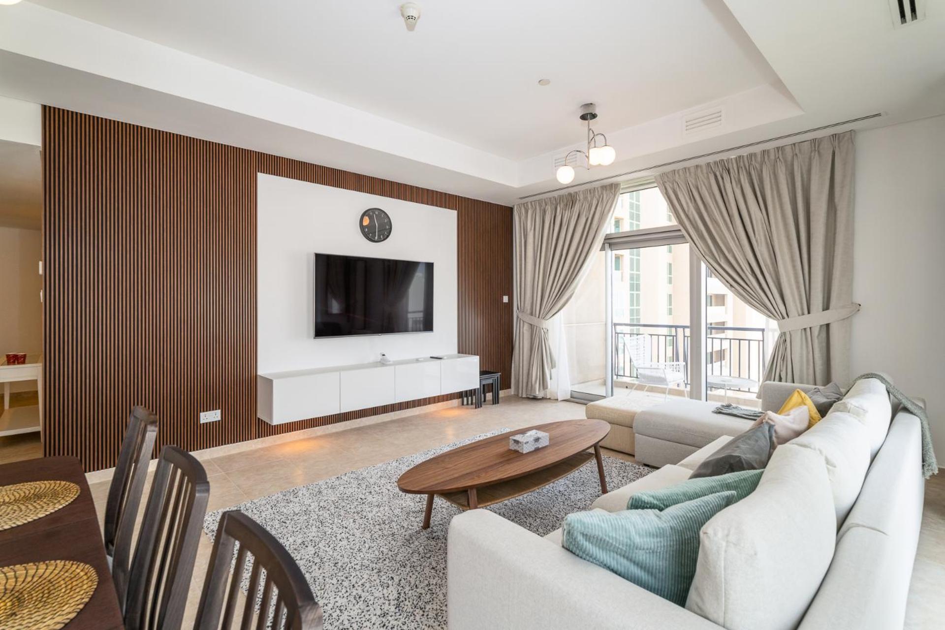Cozy 3br In The Heart Of Near To Clocktower Dubai